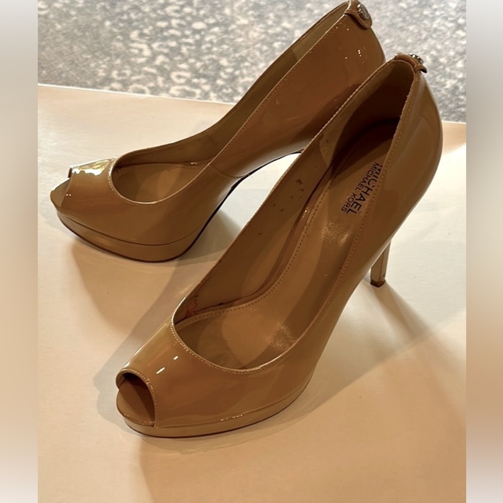 MICHAEL KORS PATTEN LEATHER PLATFORM PEEP TOE HEELS